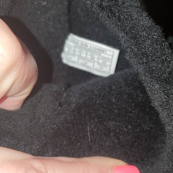Ugg size 8 sneaker boots - Picture 7 of 7